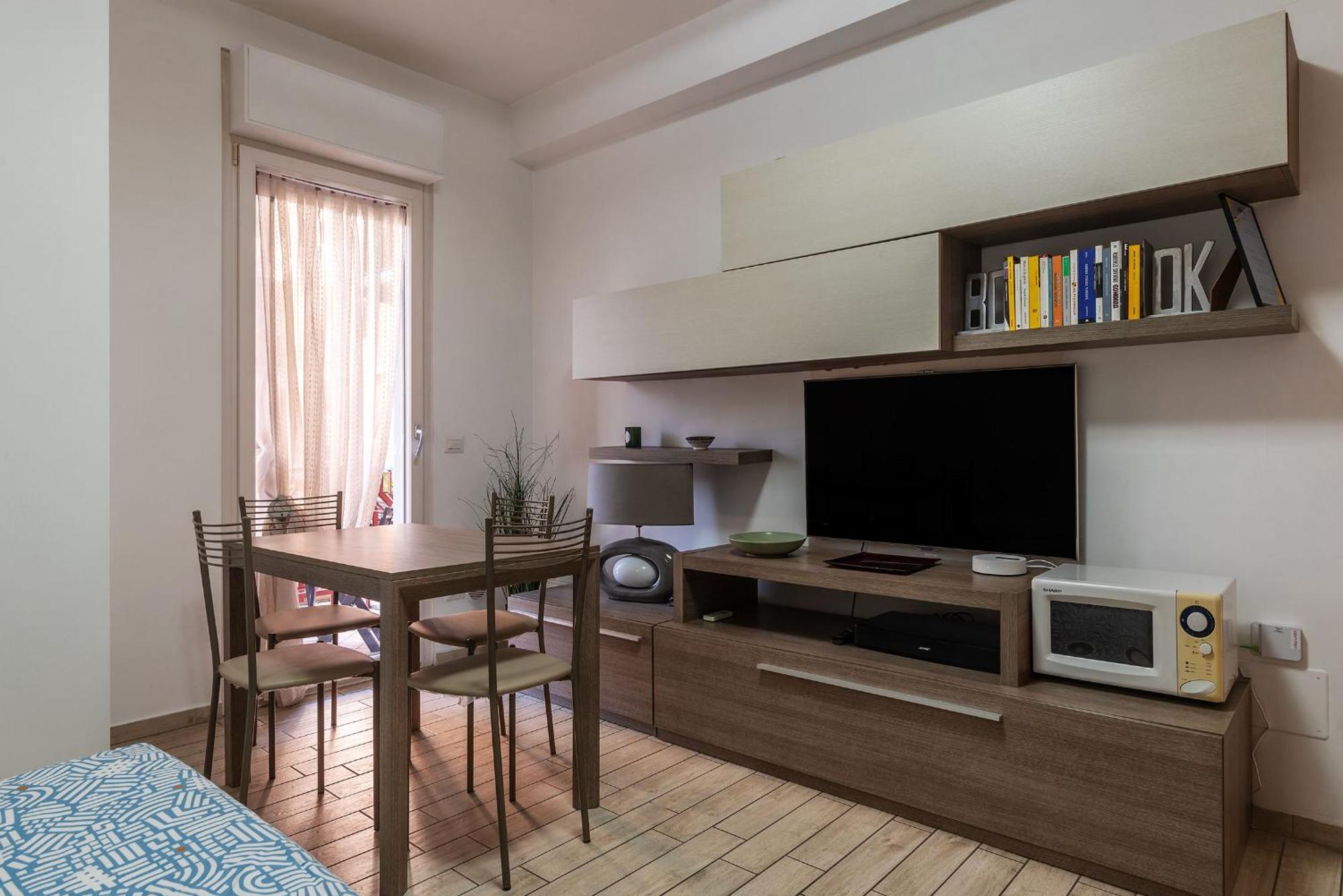 Joivy Sleek Flat With Easy Access To Appartamento *